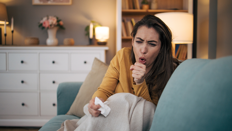 Pentoxyverin wird zwar seit Jahrzehnten in der Therapie des Reizhustens eingesetzt, aussagekräftige Studien zu dessen Wirksamkeit fehlen jedoch. © iStock