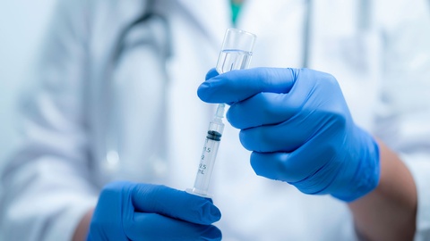 Covid Impfungen &copy; shutterstock