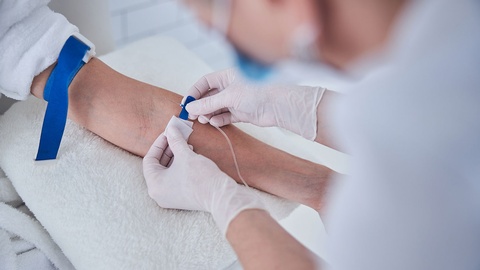 Infusion legen &copy; shutterstock