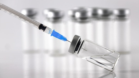 Impfstoff Covid-19 &copy; shutterstock