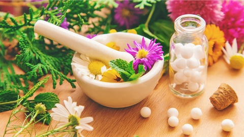 Homöopathie Symbolbild © Shutterstock