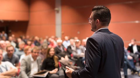 Symbolbild für einen Kongress. © Shutterstock