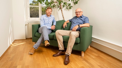 Die Geschäftsführung des APOVERLAG: DI Franz Coreth und Mag. Heinz Wlzek (v. l.) © APOVERLAG/Christoph Schipp