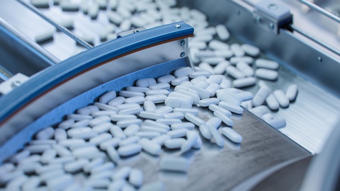 Produktion von Medikamenten © Shutterstock