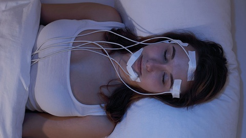 EEG beim Schlafen ©  Adobe Stock/RioPatuca Images