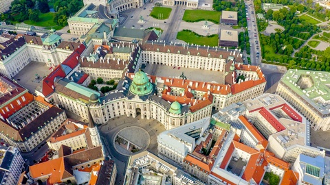Hofburg in Wien © Shutterstock