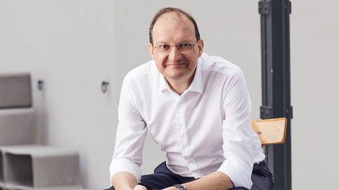 PHARMIG-Generalsekretär Mag. Alexander Herzog kritisierte den jahrelangen Preisverfall von Arzneimitteln im heimischen Gesundheitssystem. © Stefan Csaky
