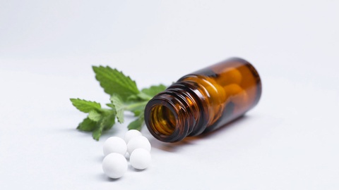 Homöopathie © Shutterstock