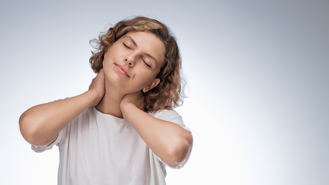 Genick schmerzen &copy; Shutterstock