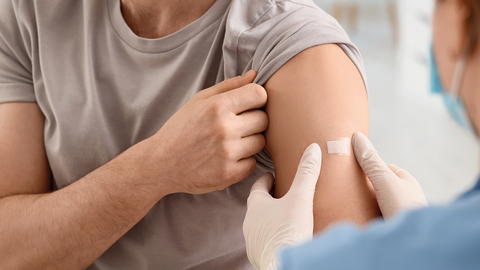 Noch bis Ende Juni k&ouml;nnen sich alle Personen unter  30 Jahren gratis den zweiten Stich gegen HPV holen.  &copy; shutterstock