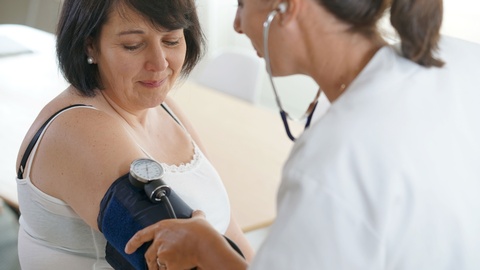 Hypertonie bei Frauen © Shutterstock