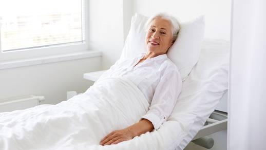 Patientin im Krankenhaus © Shutterstock