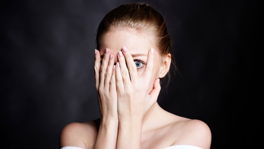 Frau hat Angst © Shutterstock