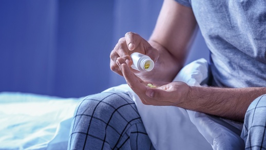 Diphenhydramin erzeugt als ZNS-gängiges Antihistaminikum sedierende Effekte. © Shutterstock