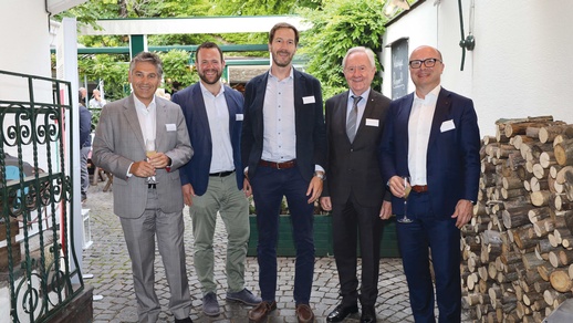 Mag. pharm. Andreas Hoyer (1. Vizepräsident Apothekerverband), Mag. pharm. Maximilian Hofbauer, Mag. pharm. Bernd Schmudermaier, Leopold Schmudermaier, Mag. pharm. Thomas W. Veitschegger (Präsident Apothekerverband) © Christian Fürst/Apothekerverband
