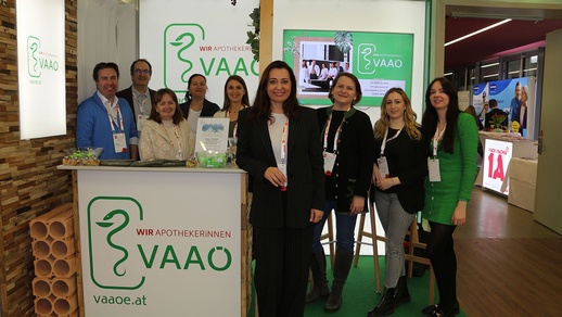 Der VAAÖ war stark vertreten: (v. l. n. r.) Raimund Podroschko, Georg Lippay, Irina Schwabegger-Wager,  Petra Griesser, Selina Fladerer-Grollitsch, Susanne Ergott-Badawi, Catherine Bader und  die VAAÖ-Mitarbeiterinnen Daniela Göttinger und Christina Fuchs. © VAAÖ