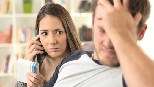 Zum Zeitpunkt der Markteinführung eines Arzneimittels gibt es puncto Sicherheitsprofil zwangsläufig noch viele blinde Flecken. Durch das Sammeln von Nebenwirkungsmeldungen lässt sich das Bild vervollständigen. © Shutterstock