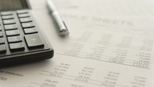 Rechnungen © Shutterstock