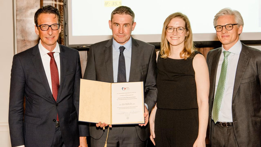 v.l.n.r: Priv.-Doz. Dr. Georg Delle Karth; Assoz. Prof. Priv.-Doz. Dr.med.univ.et scient.med. Günther Silbernagel; Mag. Mona Deutsch, Country Manager Bayer Austria, Priv.-Doz. Mag. Dr. Lukas Fiedler. © Österreichischen Kardiologischen Gesellschaft