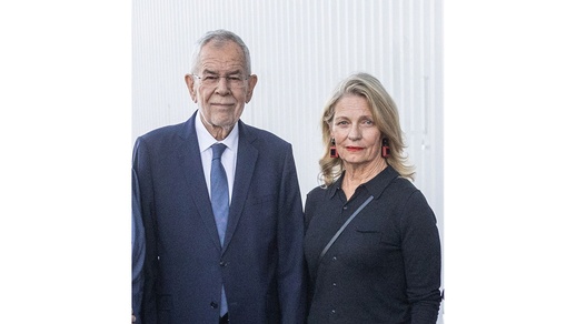 Mag. pharm. Dr. Ulrike Mursch-Edlmayr mit  Bundespräsident Alexander van der Bellen. © Juerg-Christandl_Kommunalverlag