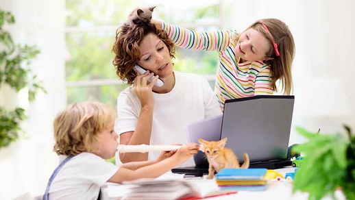 Mutter mit Kindern © Shutterstock