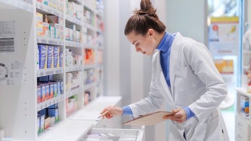 Medikamente einlagern © shutterstock