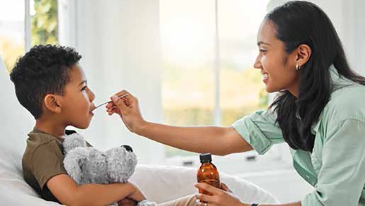 Paracetamol und Ibuprofen zur Fiebersenkung bei Kindern © Shutterstock