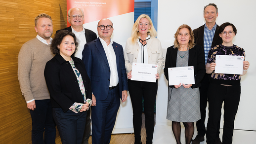 V. l. n. r.: Mag. Nikolaus Koller, MA (Öst. Medienakademie),  FH-Prof. Mag. Dr. Daniela Süssenbacher (FH Wien), Mag. Jan Pazourek (Dachverband der SV-Träger), Mag. pharm. Thomas  W. Veitschegger (ÖAV), Sabine Hoffmann (fr. Redakteurin FAZ), Michaela Ortis (fr. Redakteurin Die Furche), Mag. pharm. Dr. Alexander Hartl (ÖAV) und Greta Lun (Redakteurin Egger & Lerch)  © Renée Del Missier