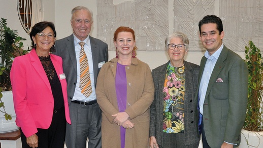 v. l. n. r: Salome Mühlberger, Thomas Feichtinger, Mag. pharm. Margarete Olesko, Mag. pharm. Susana Niedan-Feichtinger, Dr. Stephan Niedan © Beigestellt