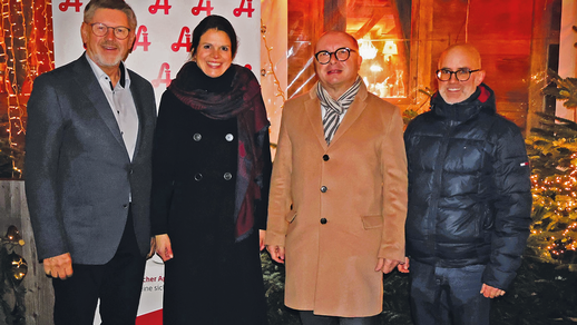 Dr. med. Erwin Rebhandl (AM PULS), Univ. Prof. Dr. Johanna Pachmayr (Dekanin PMU Salzburg), Mag. pharm. Thomas W. Veitschegger (Pr&auml;sident &Ouml;AV), Mag. Wolfgang Trattner (stv. Direktor &Ouml;AV) &copy; beigestellt