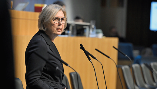 RH-Pr&auml;sidentin Margit Kraker dr&auml;ngt auf Richtungsentscheidung f&uuml;r &Ouml;sterreichs Gesundheitssystem. &copy; Parlamentsdirektion/​Johannes Zinner