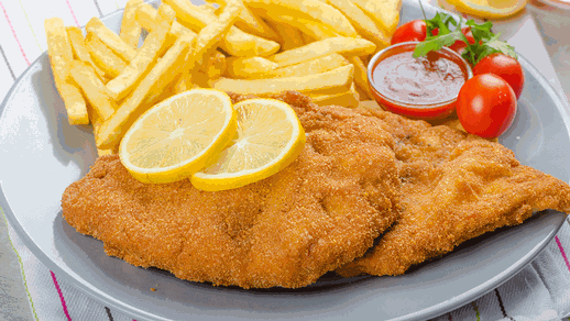 Schnitzel mit Pommes © Shutterstock