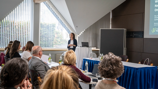 Im ausgebuchten Workshop wurde die zielgerichtete Beratung bei oraler Onkologika Therapie praxisnah vertieft. &copy;  Mag. pharm. Irene Senn, PhD