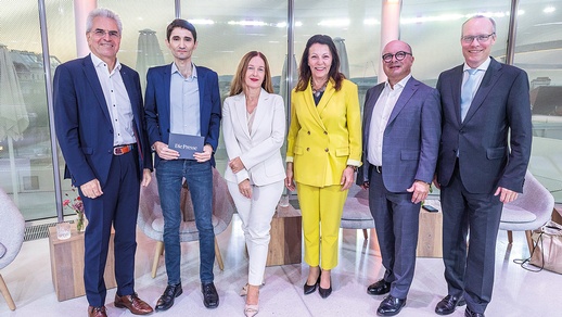 Das Podium (v. l. n. r.): Hans-Peter Hubmann, Moderator Köksal Baltaci, Waltraud Stromer, Maria M. Hofmarcher-Holzhacker,  Thomas W. Veitschegger, Alexander Biach © Roland Rudolph