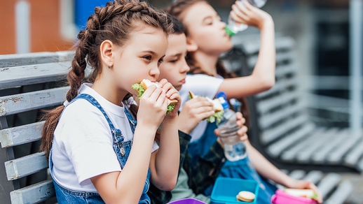 Kinder Pause Jause © Shutterstock