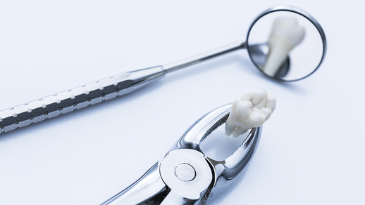 Zahnextraktion © Shutterstock