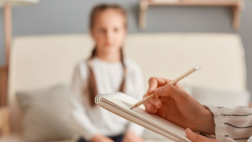 kind beim Psychologen  © Shutterstock