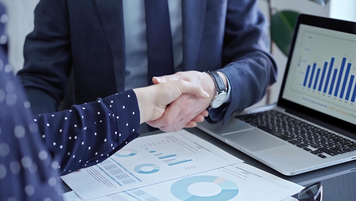 Handschlag © Shutterstock