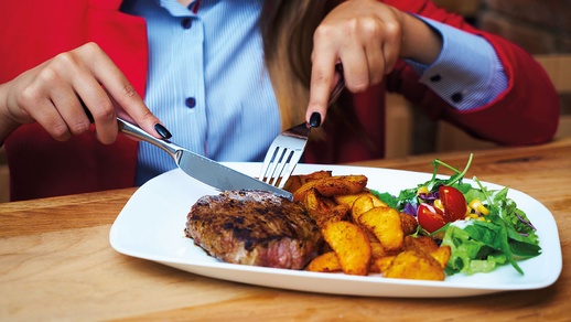 Hoher Fleischkonsum bei jungen Menschen © shutterstock