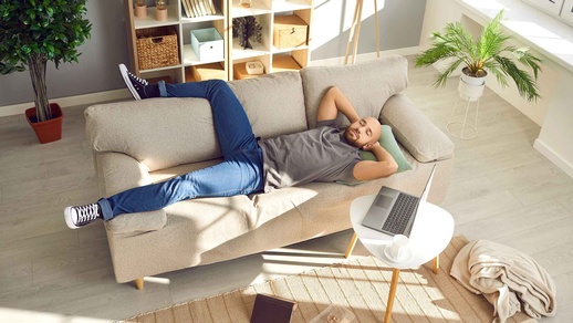 Entspannen auf dem Sofa © shutterstock