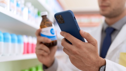 Smartphone als E-Card-Lesegerät © shutterstock