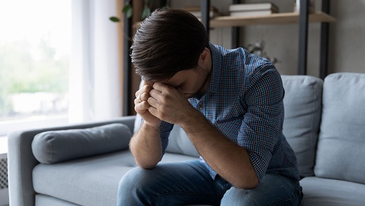 Mann mit Suizidrisiko © shutterstock