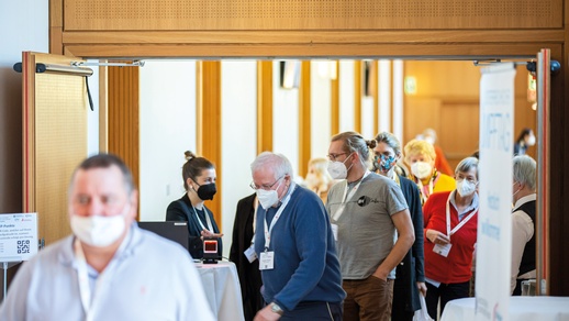 Eine Aufnahme der Teilnehmer beim Österreichischen Impftag 2022. © Krisztian Juhasz/ViennaMotion