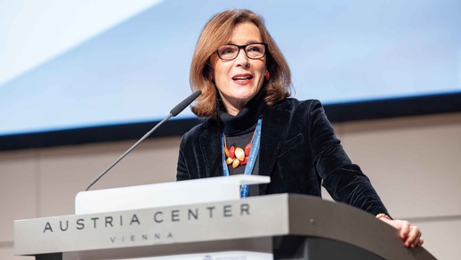 In bewährter Weise leitete Univ.-Prof. Dr. Ursula Wiedermann-Schmidt von der MedUni Wien den Impftag 2024. © Akademie der Ärzte