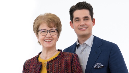 Mag. pharm. Susana Niedan-Feichtinger und ihr Sohn Dr. Stephan Niedan © Foto Wilke