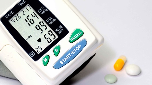 Bild eines Blutdruckmessers © Shutterstock