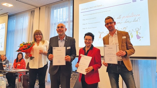 Verleihung der ARGE-Ehrenmitgliedschaft an Mag. Karin Kirchdorfer, Mag. Dr. Thomas Langebner und Mag. Dr. Gunar Stemer © Beigestellt