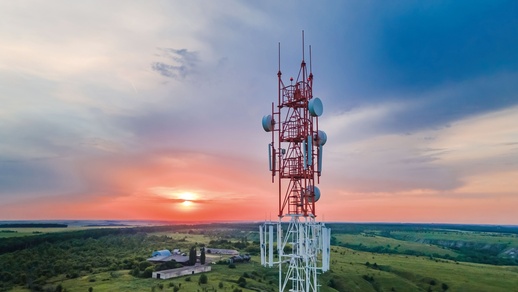 Themenbild Mobilfunk © Shutterstock