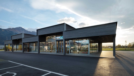 Außenansicht der Areit Apotheke in Zell am See © Paul Ott