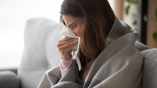 Frau mit Grippe © Shutterstock